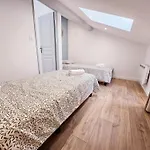Au Son De L'eau بيت للعطل