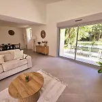 Au Son De L'eau بيت للعطل *