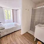 بيت للعطل Au Son De L'eau Birac (Charente)