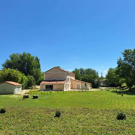 Lägenhet Au Son De L'eau Birac (Charente)