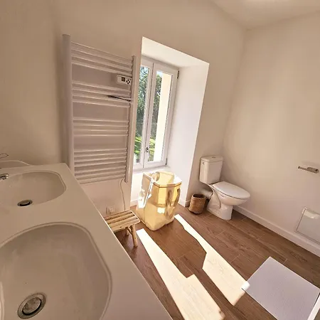 Au Son De L'eau Feriehus