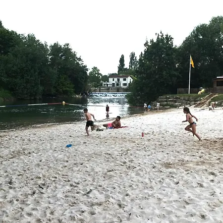 Au Son De L'eau Apartment